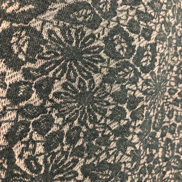 🟥SOLD🟥-Topshop Petite Collared Lace Pattern Tank - Picture 4 of 6